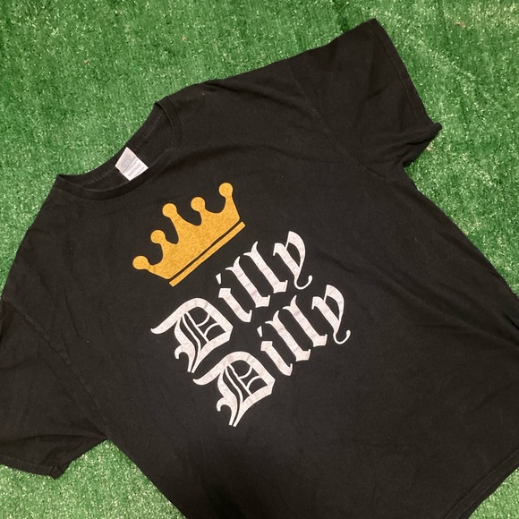 Bud Light Dilly Dilly Beer T-Shirt Men’s XL - Picture 1 of 3